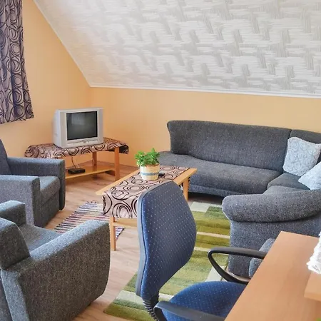 Three-bedroom In Apartament Balatonfenyves